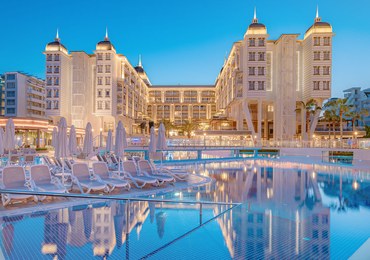 Antalya'da Çocuksuz Tatil 2026: Yetişkin Oteli Rehberi ve Sidera Deneyimi